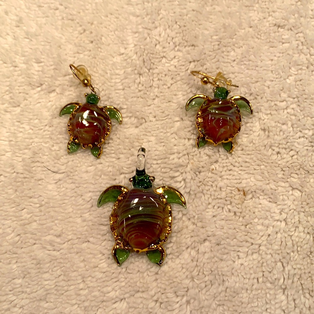 Glass sea turtle pendant and earrings